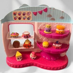 Shopkins Cupcake Queen Cafe Playset with Accessories
